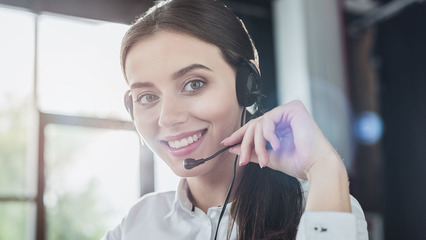 呼叫中心客服每日電話量探析 從幾百到上千通的業務外包服務